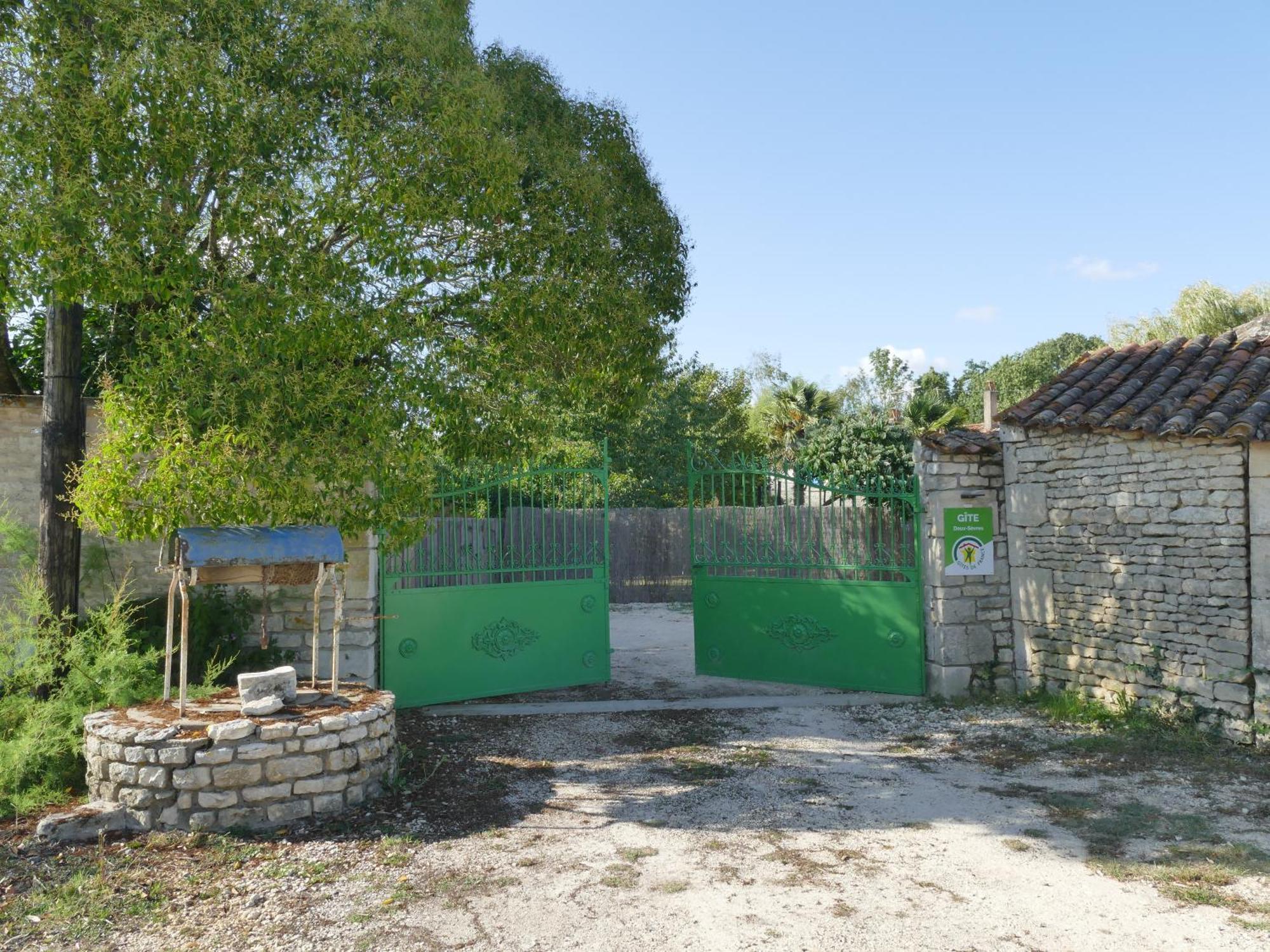 Le Gite De Malecot Gite Familial De 5 Personnes Coulon Exterior foto